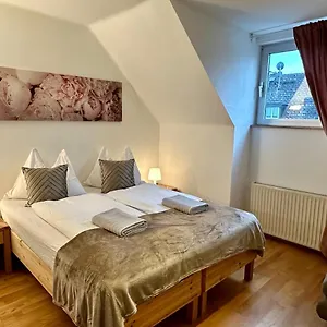 Guest house Paradise & Cozy Retreat With Free Parking